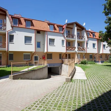 Zoli Apartmanok-anita Koelcsey 34-36 * Hajduszoboszlo